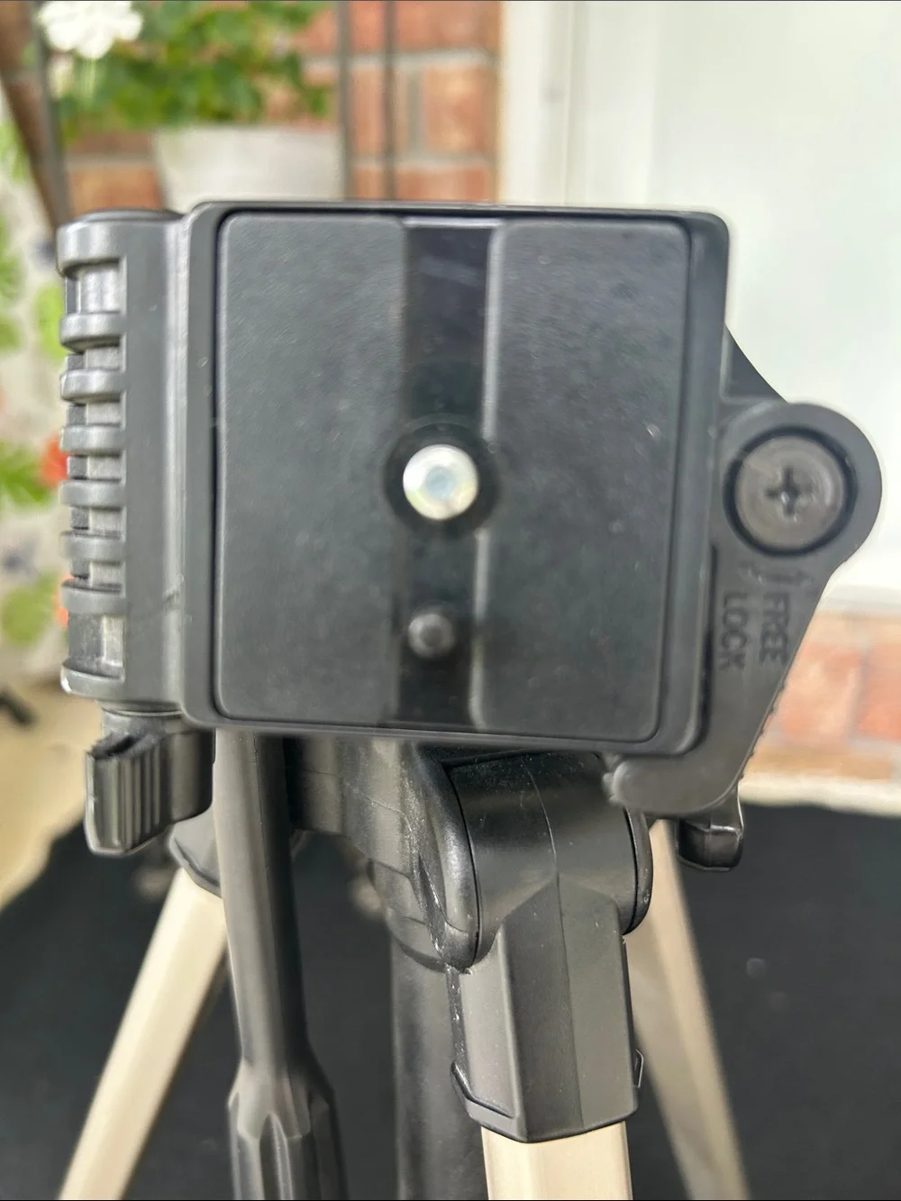 Velbon CX-440 Silver & Black Camera Tripod